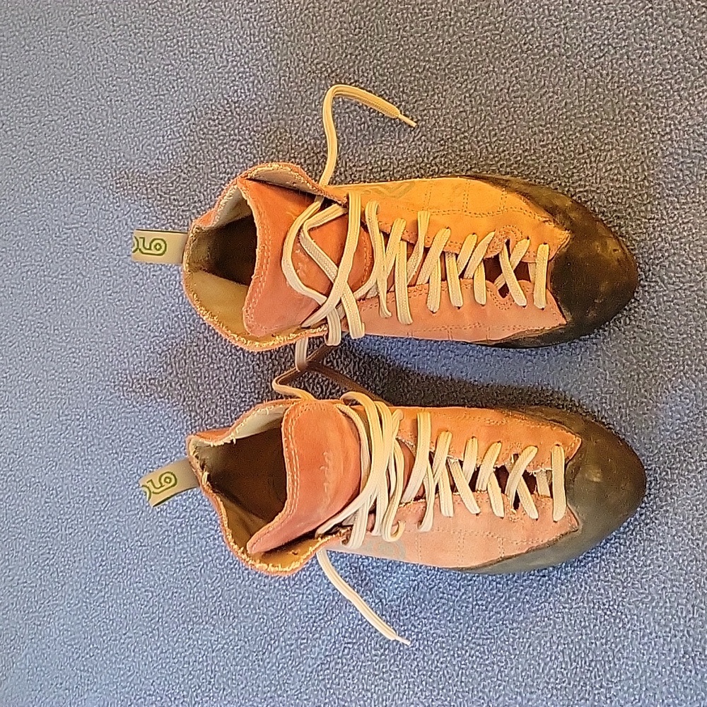 Women's Rock Climbing Shoes, Asolo Entrada size 6 (6001-6)